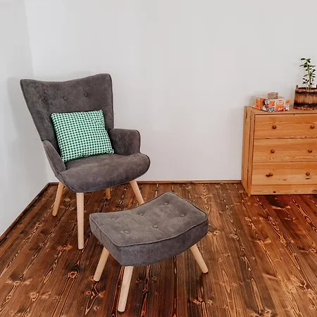 Muchovice Apartment *